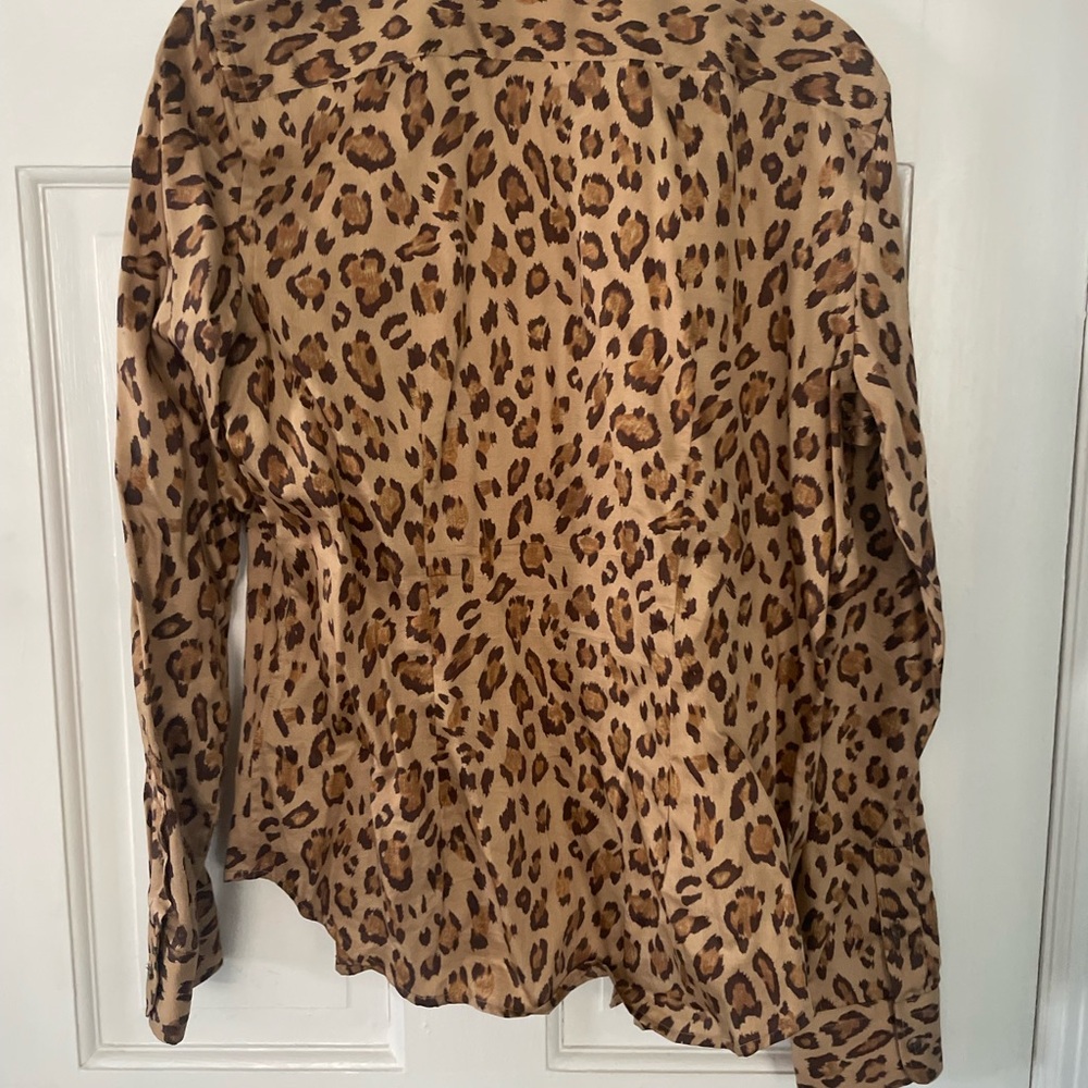 SOLD ❌ Lauren Ralph Lauren Leopard Print button down Shirt - Picture 6 of 6
